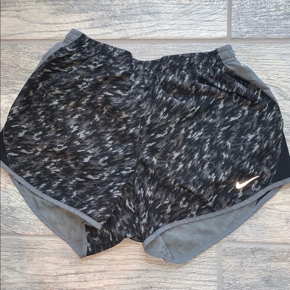Nike Pants - Women’s Nike Dri-fit Shorts XS